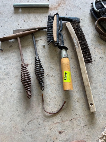 welding hammers and wire brushes