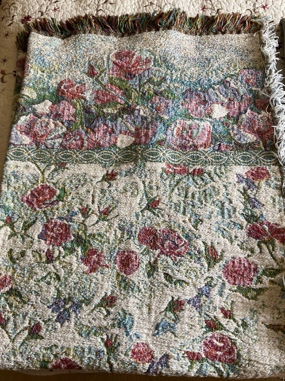Throw blanket and full-size queen, soft blanket soft blanket is green