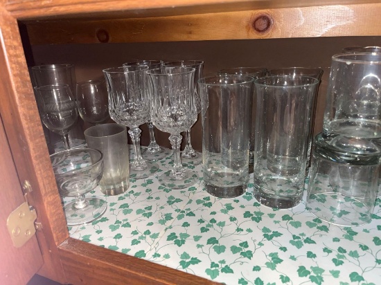 plastic glasses, stem glasses, drinking glasses