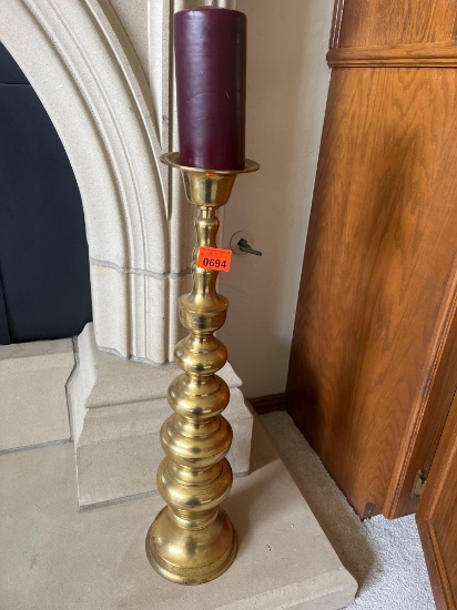 Candle holder with candle