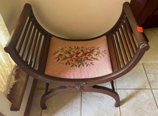 Entryway seat