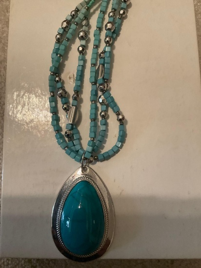 Costume jewelry necklace