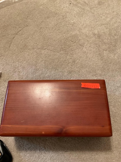Wooden jewelry box with Pendants