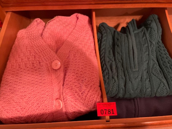 Very nice Marino, sweaters, two nice sweaters sweater, and a cap
