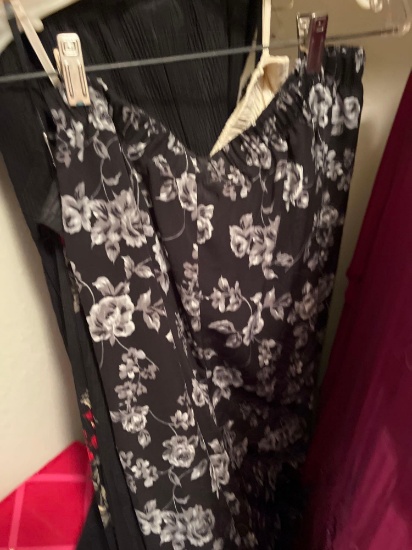 Womens size medium skirts