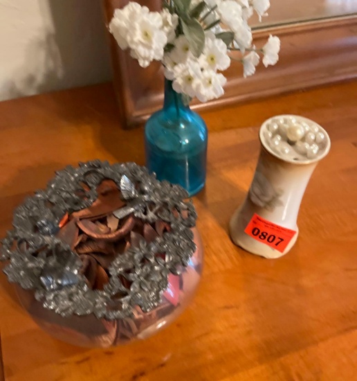 Pin holder, artificial flowers in the jar and decor