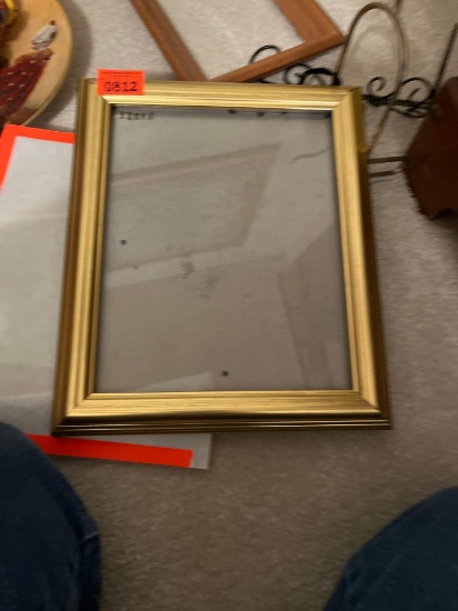 Picture frames crosses, play holders sides of wisdom box