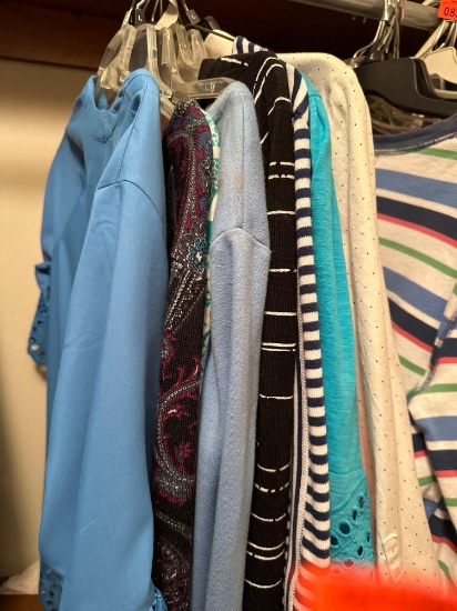 10 per bundle blouses, medium to large