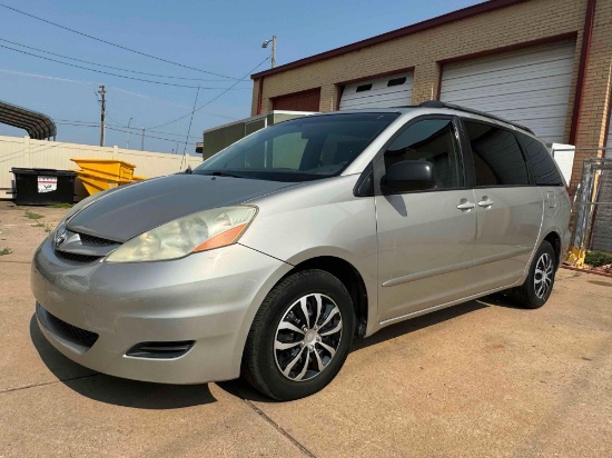 2007 Toyota Sienna Van