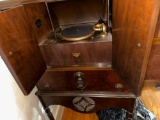 Victorla, Antique phonograph player.