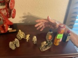 Figurines