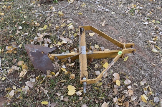 Tractor spade Please bring help to load.