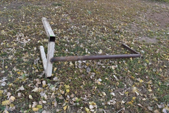 Metal piece Please bring help to load.