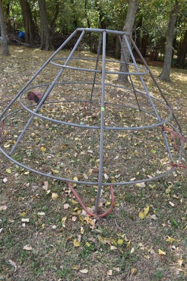 Childs jungle gym Please bring help to load.