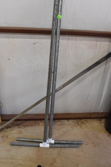 2 metal t poles