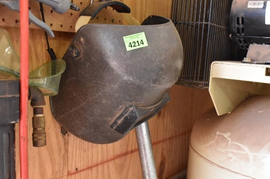 Welding helmet