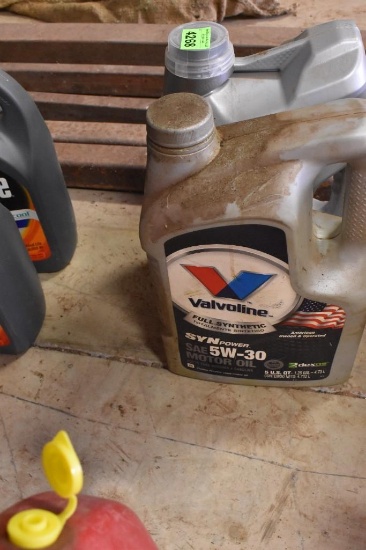 Motor oil 5-30 is half full 10-30 full
