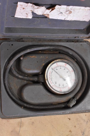 Pressure gauge for leak testing propane system