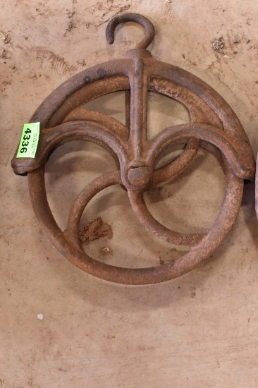 Vintage hoist