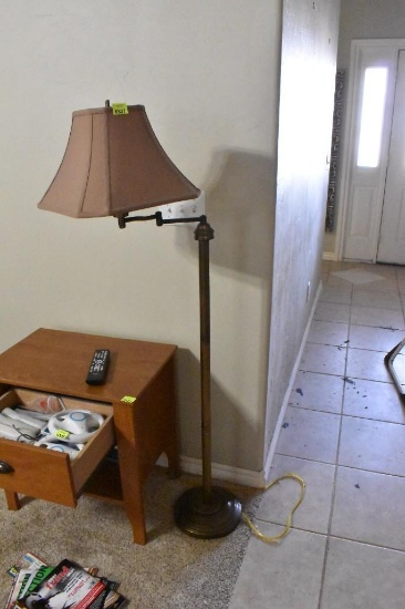 Movable floor lamp with shade....