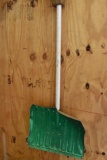 Snow shovel