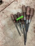 2 Phillips 5 regular screwdrivers