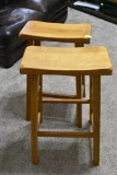 Wood curved bar stools