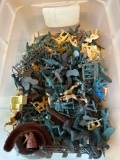 Small tote of army men