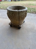 Large flower pot Must bring help to load