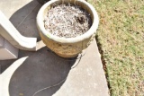 Large flower pot Must bring help to load