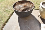 Large flower pot Must bring help to load