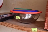 Glass bowls with lids