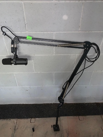 Shure sm7b mic and articulating tabletop stand