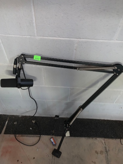 Shure Sm7b mic and articulating tabletop stand