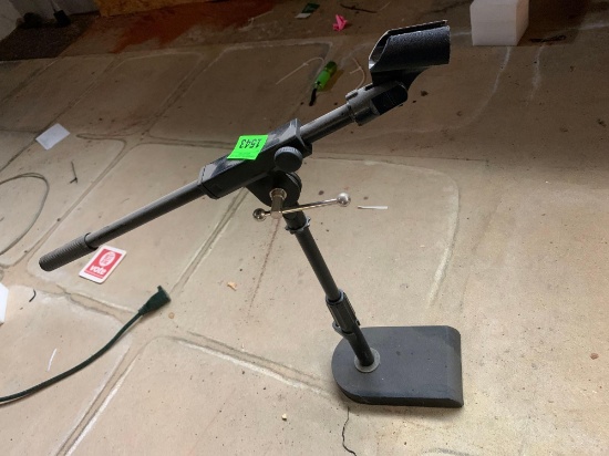 Pro line table, height, mic stand