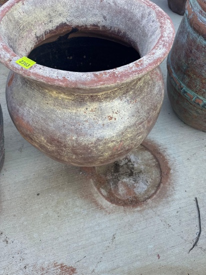Large flower pot 21in x 21in Must bring help to load