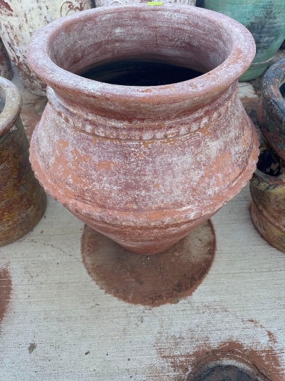 Large flower pot 28in x 24in Must bring help to load