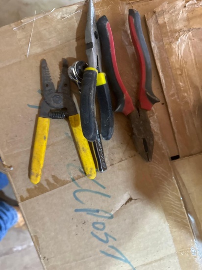 Pliers