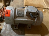Concrete vibrator
