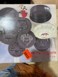 Cake pans