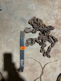 Chain and pry bar