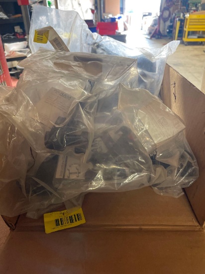 box of Ram mounts