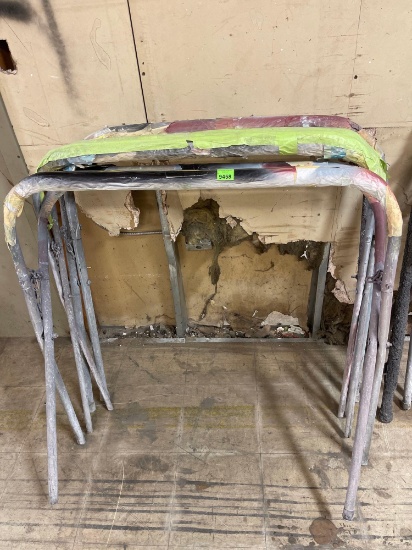 X frame painters saw horses
