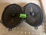2 kicker speakers