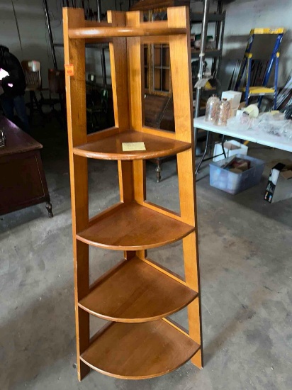 Corner shelf wooden