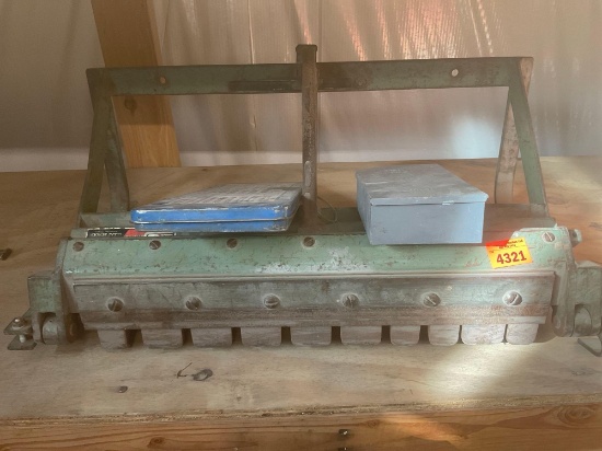 Smith Bender, Empty Tap and die box empty drillbit box