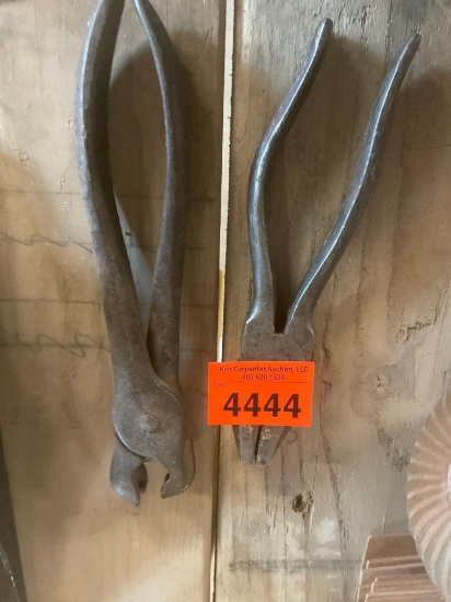 Pliers