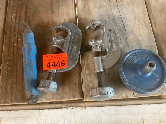 Tubing cutters, circle cutters