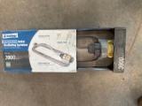 Metal oscillating sprinkler covers up to 3900 ft.... brand new