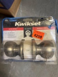 KWIKSET door knobs one
